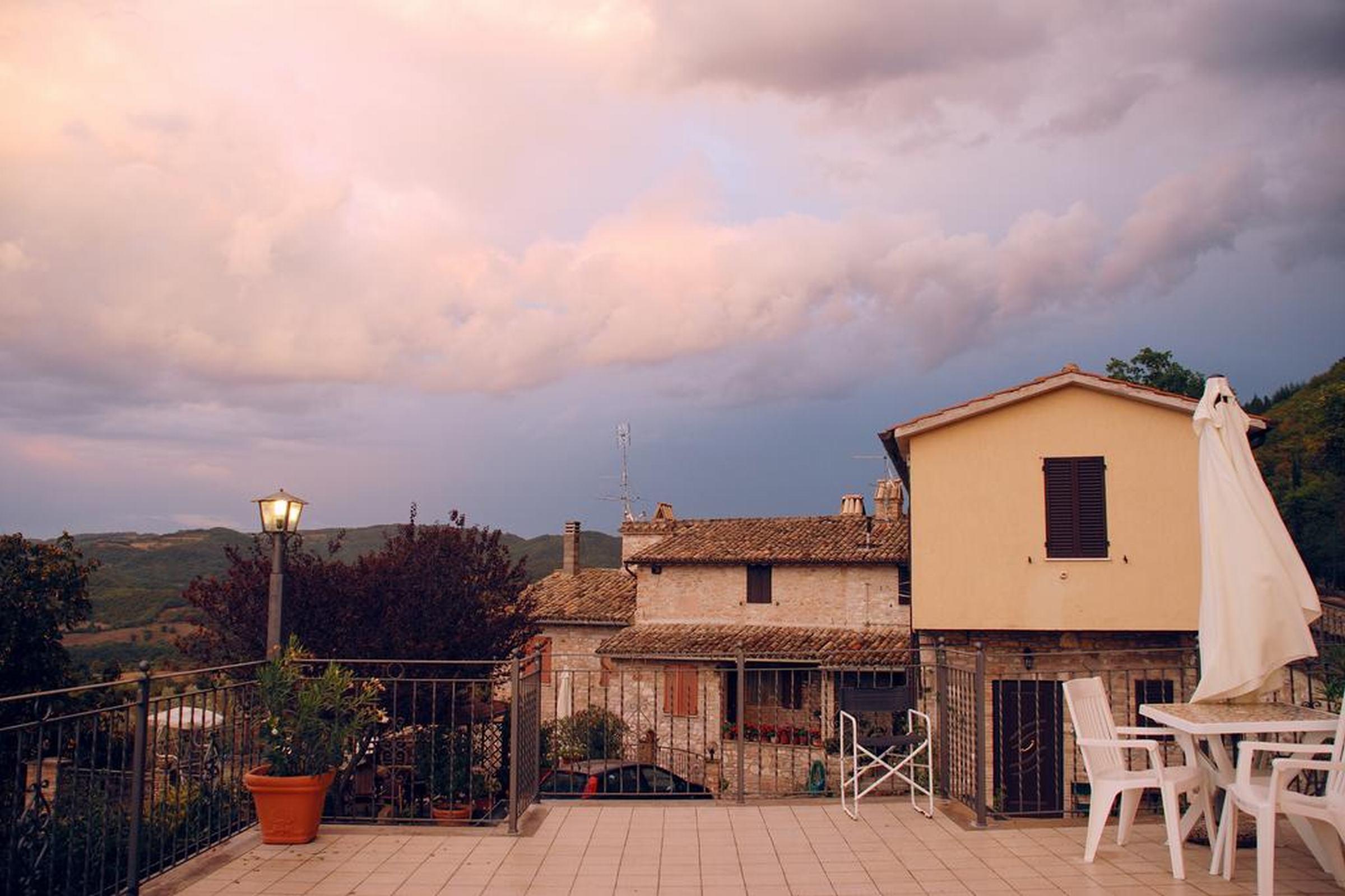 B&B La Terrazza Del Subasio Asís Exterior foto
